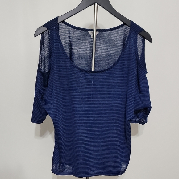 Guess Blue 3/4 Sleeve Cut Out Blouse - Picture 1 of 1